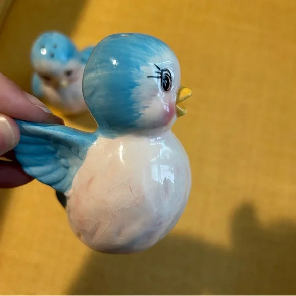 Vintage Bluebird Salt & Pepper Shakers blue white yellow pink anthropomorphic - Picture 10 of 11